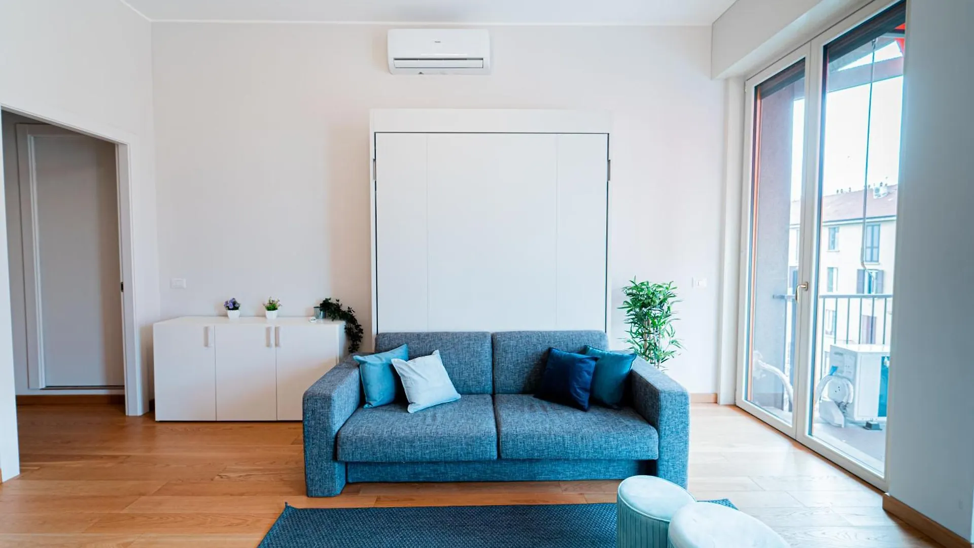 Επικοινωνία με το Lovelyhousebraida