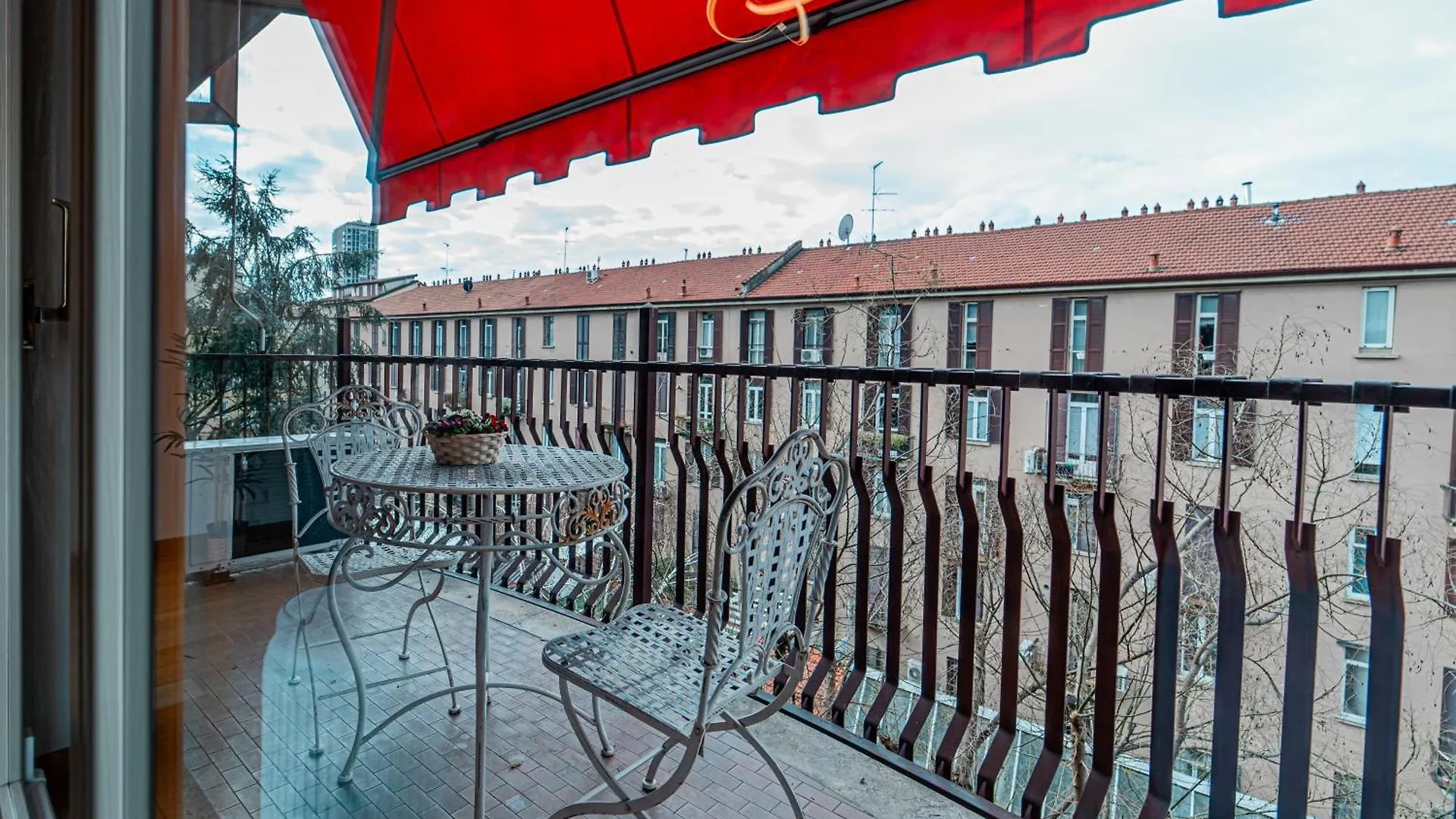 Lovelyhousebraida Milano 0*,  Italia