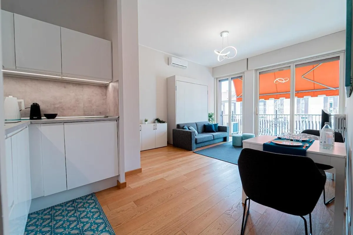 Lovelyhousebraida Milano 0*,  Italia